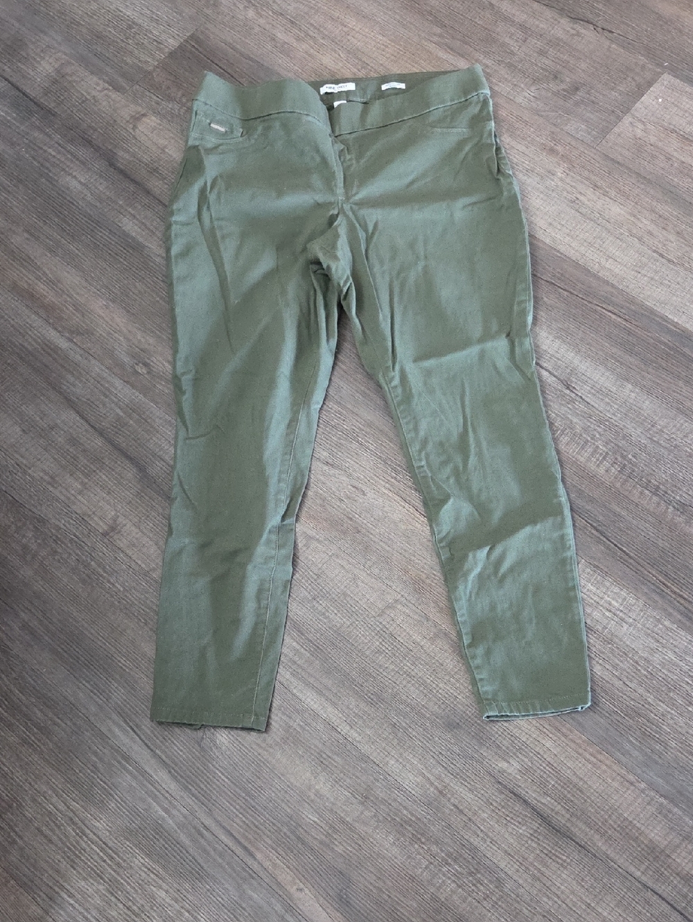 Nine West Olive Green Cropped Slim Jeans